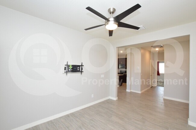 Building Photo - 367 E Kona Dr