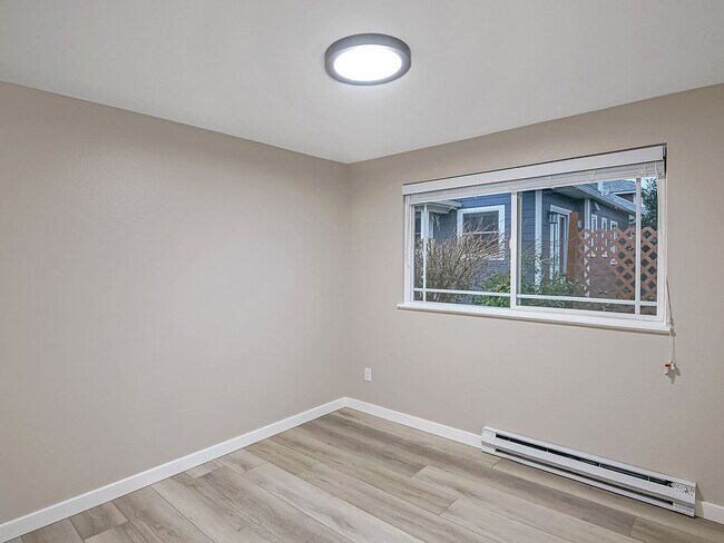 Building Photo - Coming soon! Remodeled 3-bdr/2-bath Overlook ranch w/ fireplace, excellent location