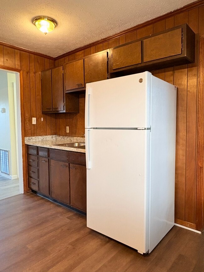 Building Photo - 1232 N Sunrise Dr