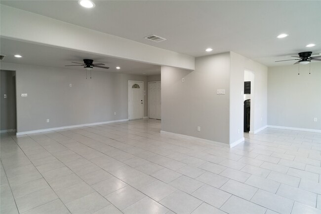 Building Photo - 11623 Rowan Ln