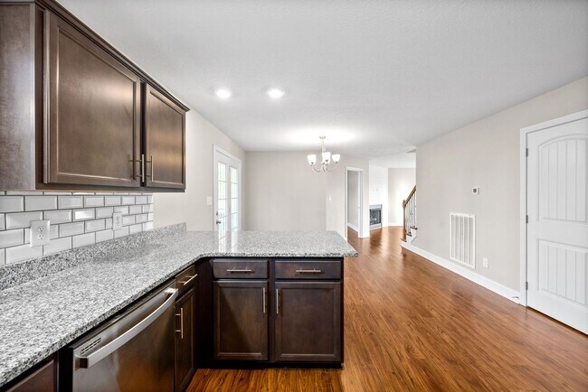 Building Photo - Stunning home ready to make yours !