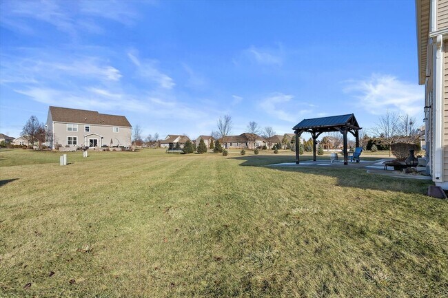 Building Photo - N42W22770 Beacon Ct