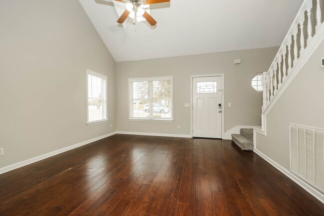 Building Photo - 636 Zellwood Dr