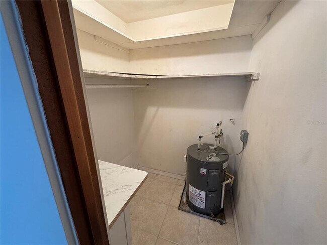 Building Photo - 215 Park Blvd S