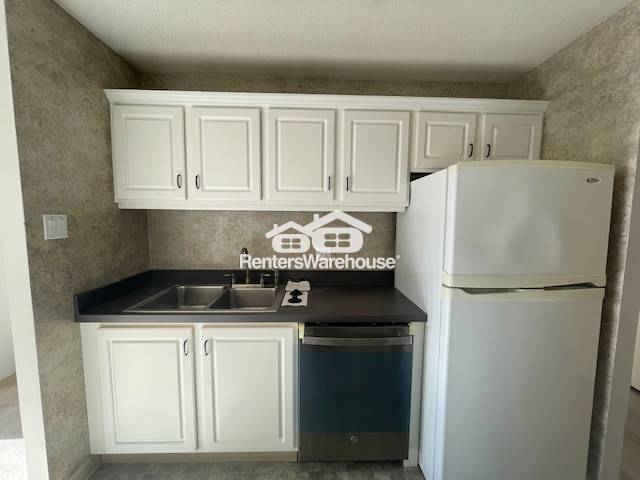 Building Photo - 2525 Main St