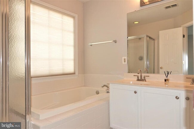 Building Photo - 708 Reserve Champion Dr