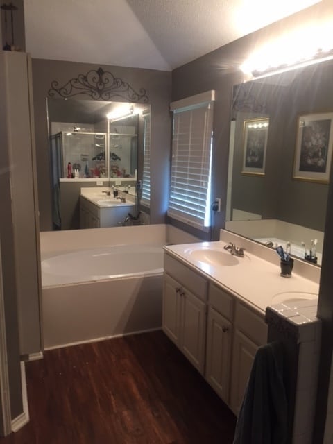 Building Photo - Spacious 3/2/2 in Allen! Laminate Wood Flo...
