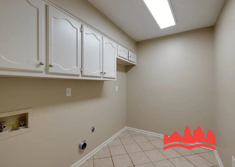 Building Photo - Full Month Rent Credit!! Welcome to 8534 B...
