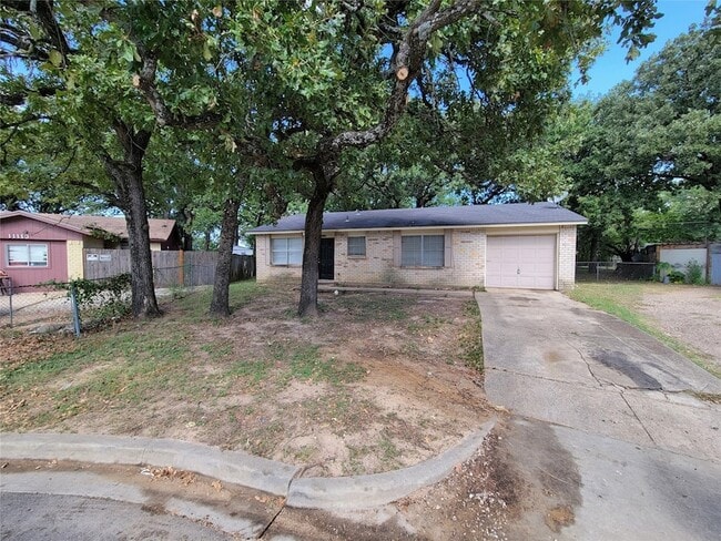 Primary Photo - 11117 Erich Dr