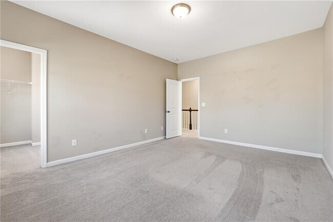 Building Photo - 156 Round Pond Dr