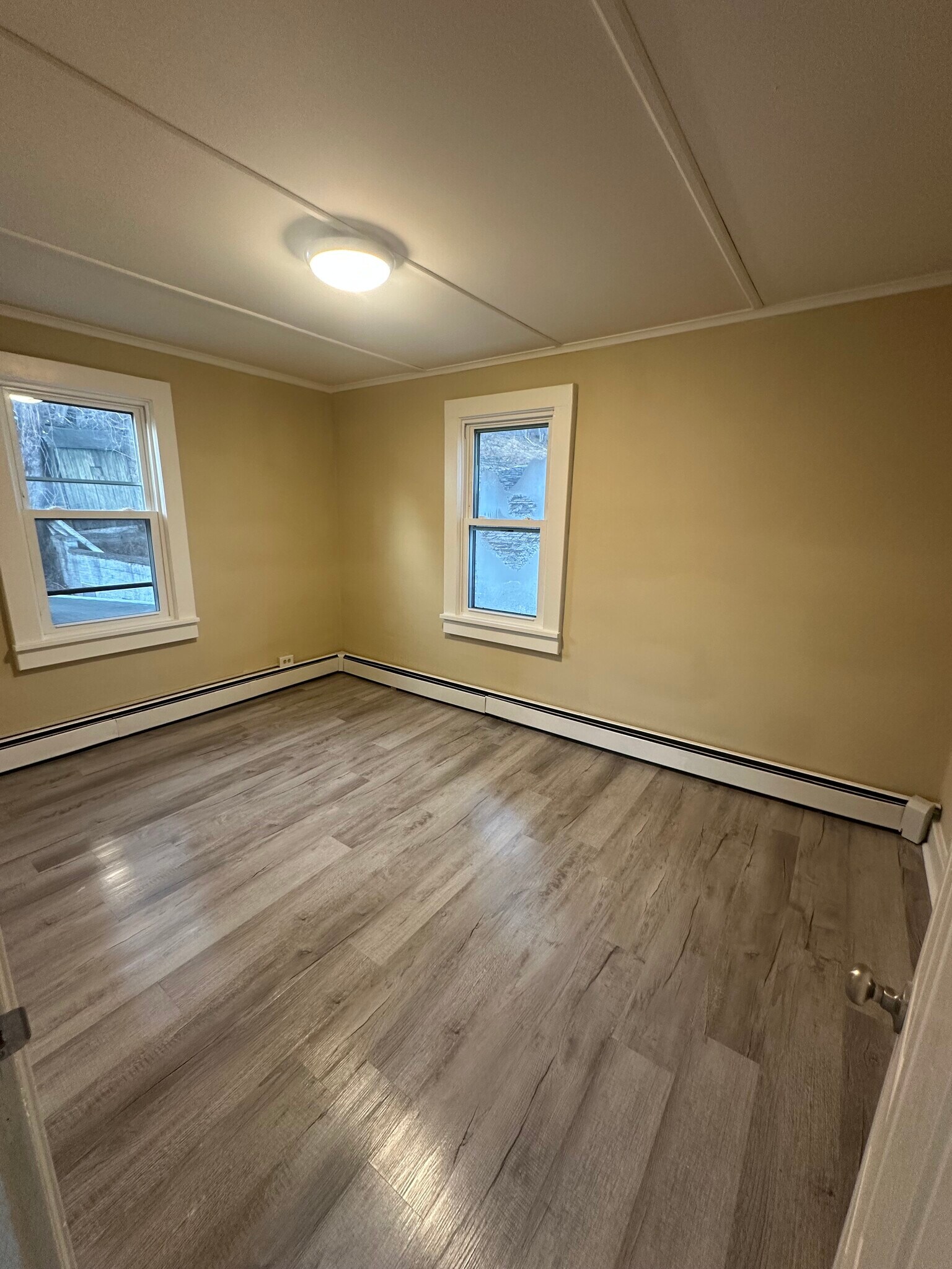 Building Photo - 207 Gorham Ave