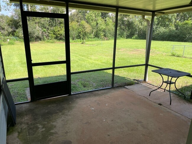Building Photo - 2071 Little River Ln