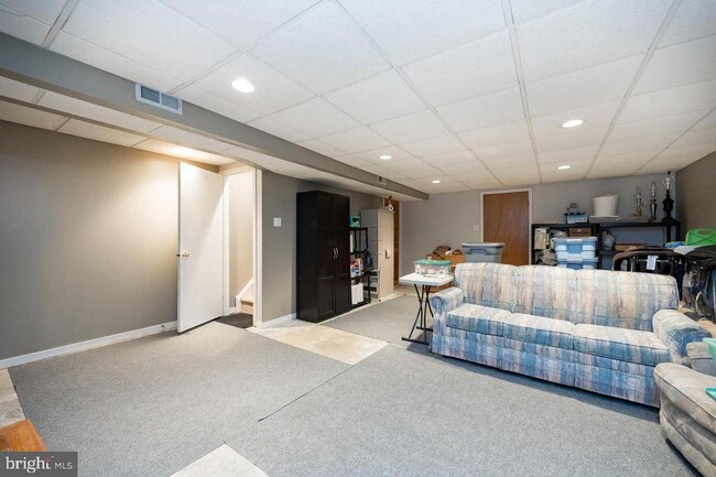 Building Photo - 801 Winchester Ct