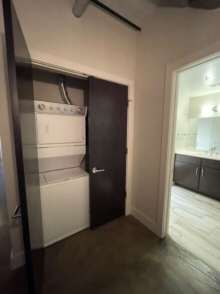 Interior Photo - 538 Erie Blvd W