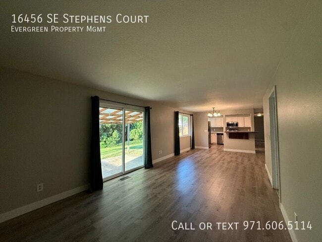 Building Photo - 16456 SE Stephens Ct