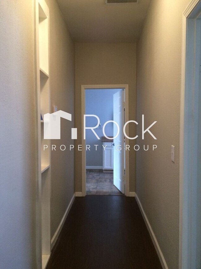 Building Photo - 328 N Philadelphia Ave