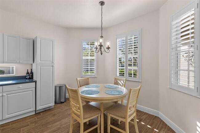 Building Photo - 1937 Scarlett Ave