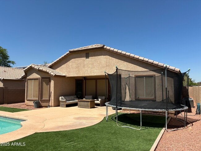 Building Photo - 1713 S 115th Dr