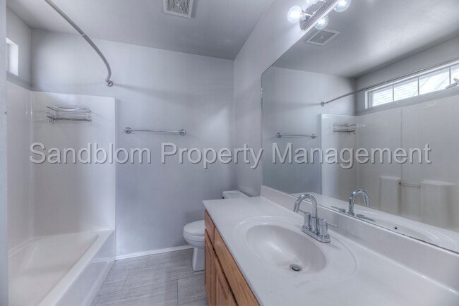 Building Photo - For Lease | Jenks | Available Now!