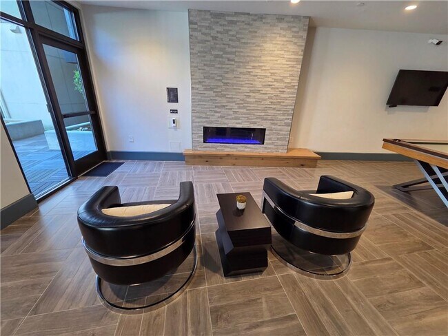 Building Photo - 775 Juniper St NE