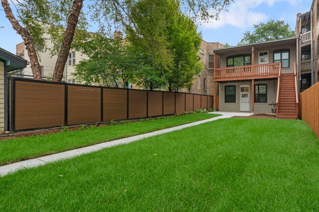 Building Photo - 1246 W Bryn Mawr Ave