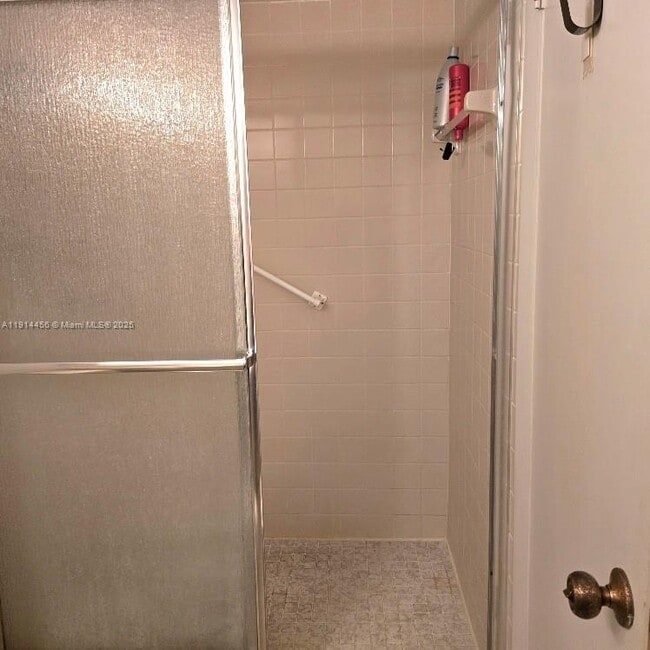 Building Photo - 200 SE 5th Ave