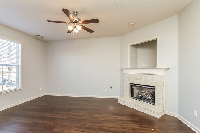 Building Photo - 8725 Macon Rd