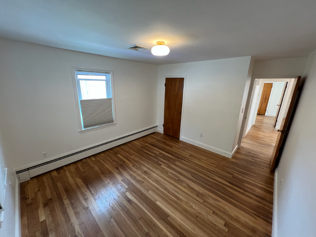 Building Photo - 341 Jastram St