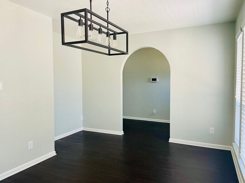 Formal Dining room or flex space - 6717 Tulsa Cove