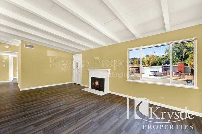 Building Photo - 1114 Coronel Ave