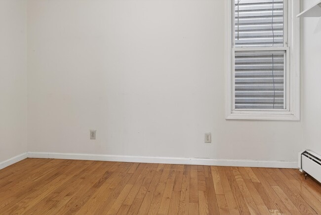Building Photo - 26 Gautier Ave
