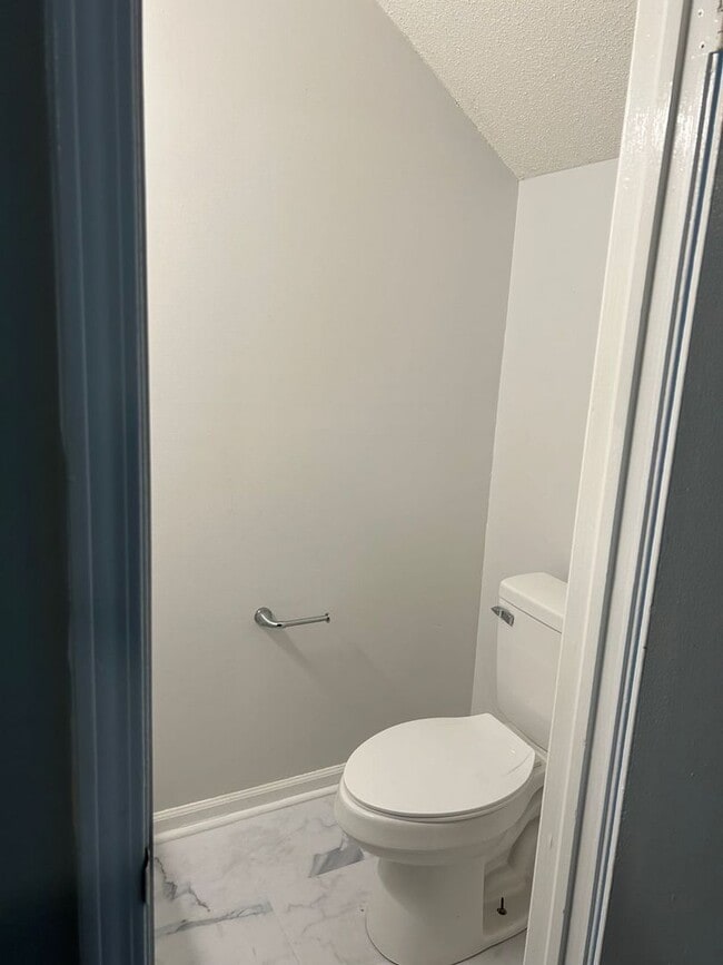 Building Photo - 2904 Scotsman Rd