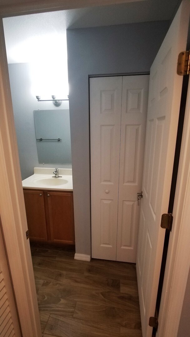 Building Photo - Ground Floor 2/2 with Conservation Views for Lease in Brandon, FL