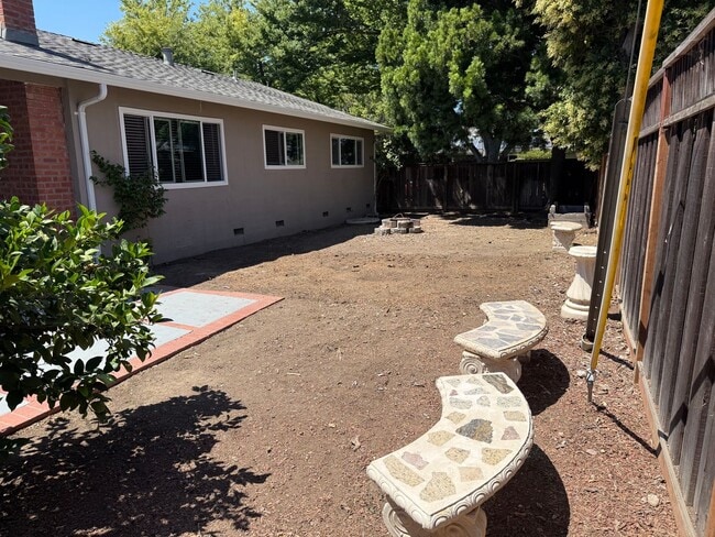 Building Photo - CAMPBELL - Open floor plan with separate f...