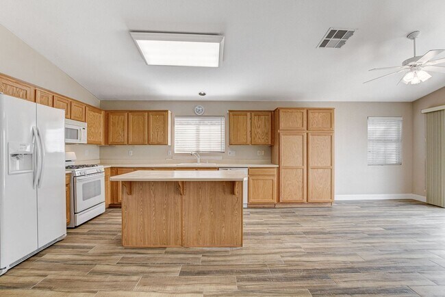Building Photo - 5053 Cedar Lawn Way