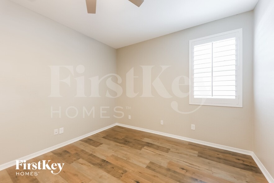 Building Photo - 4205 W Magdalena Ln