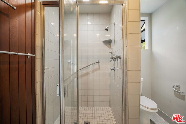 Building Photo - 2209 Pearl St