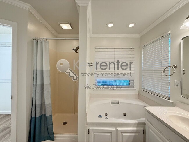 Building Photo - 5515 Misty Valley Dr
