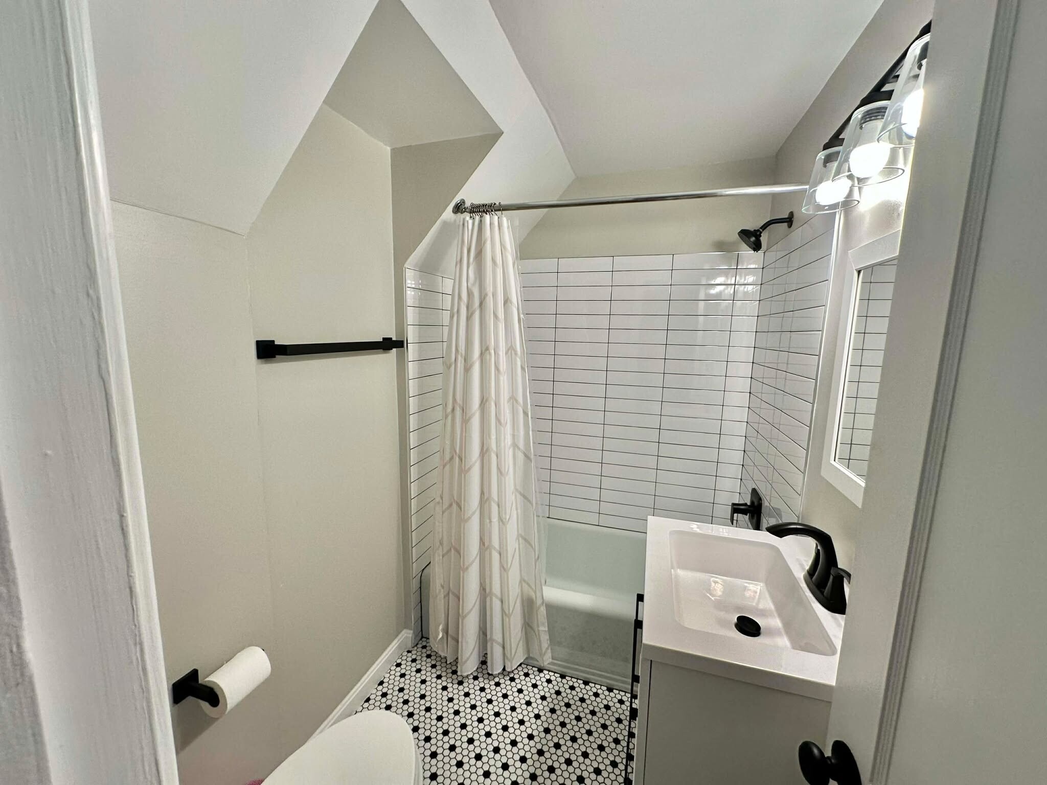 Building Photo - 1228 N Stuart St