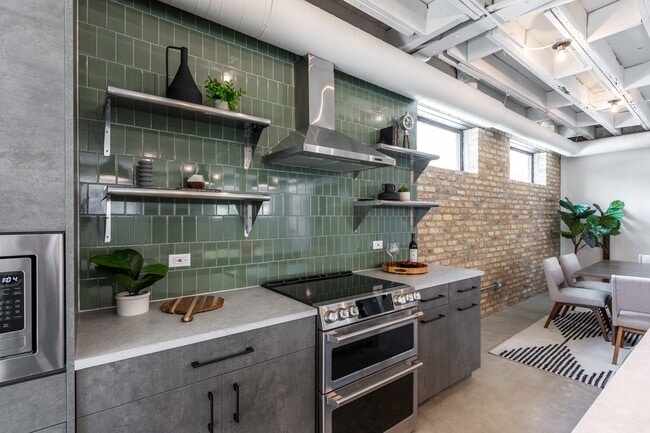 Building Photo - 2228 N Kedzie Blvd