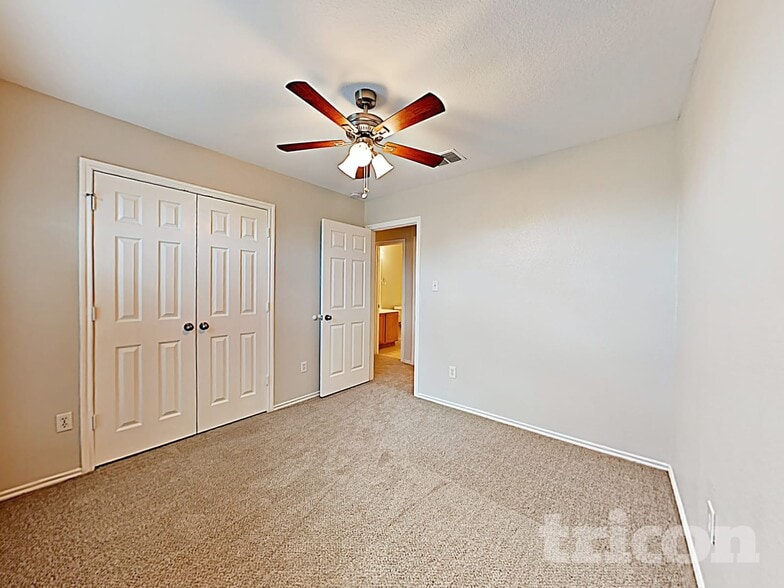 Building Photo - 3469 Cayman Dr