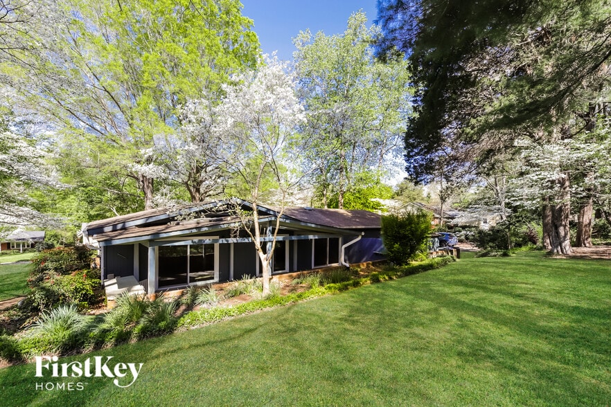 Building Photo - 640 Valley Brook Ln