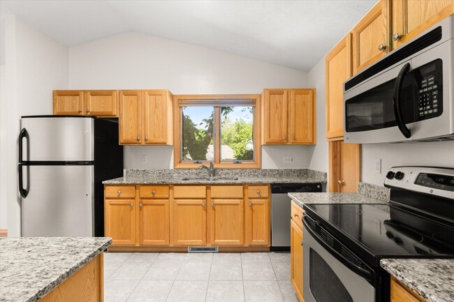 Building Photo - 2427 Reynolds Manor Dr