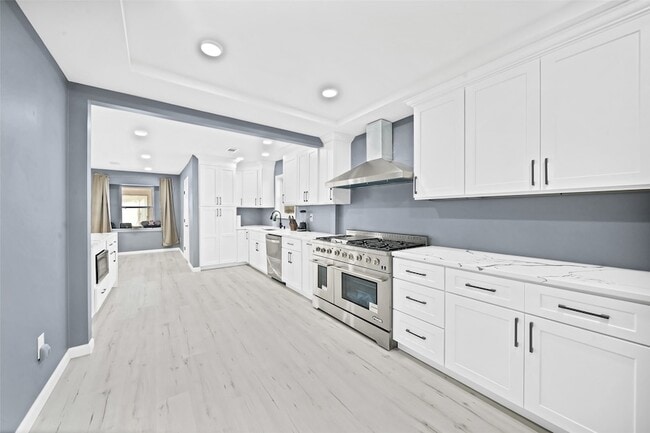 Building Photo - 5215 Trail Lake Dr