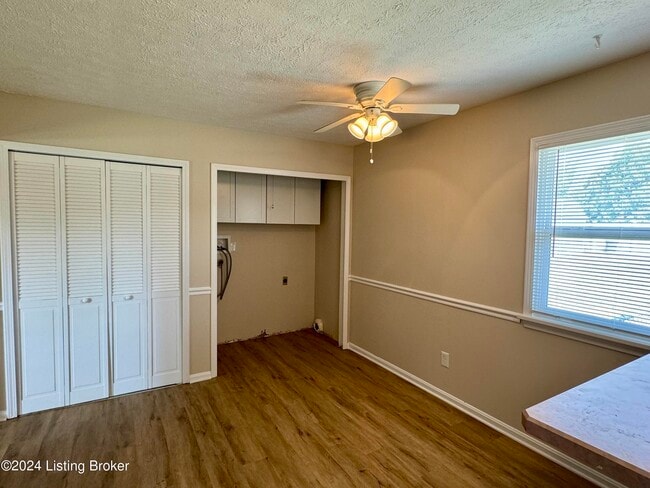 Building Photo - 8413 Cloverport Dr