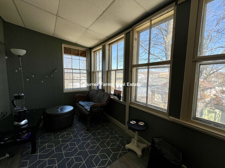 Building Photo - 43 Martin St