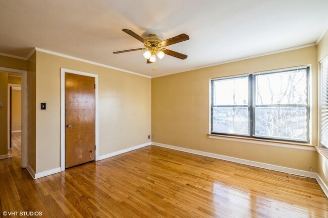 Building Photo - 1906 W 80th St