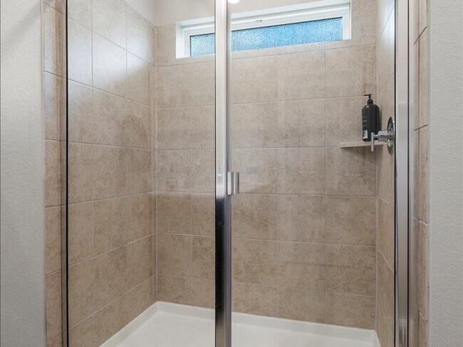 Building Photo - 200 Grapefruit Rd