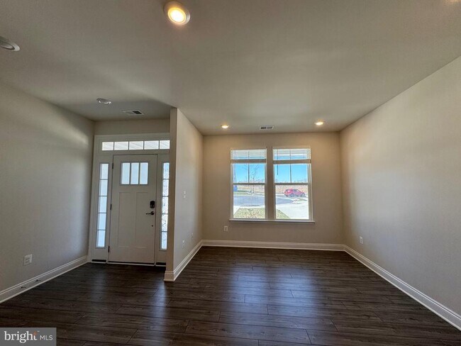 Building Photo - 37210 Fayetteville Ct