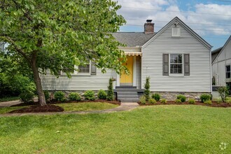Building Photo - Welcome to your perfect rental in the hear...